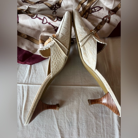 Stuart Weitzman Crocodile Embossed Leather Mule 9N - Picture 5 of 12